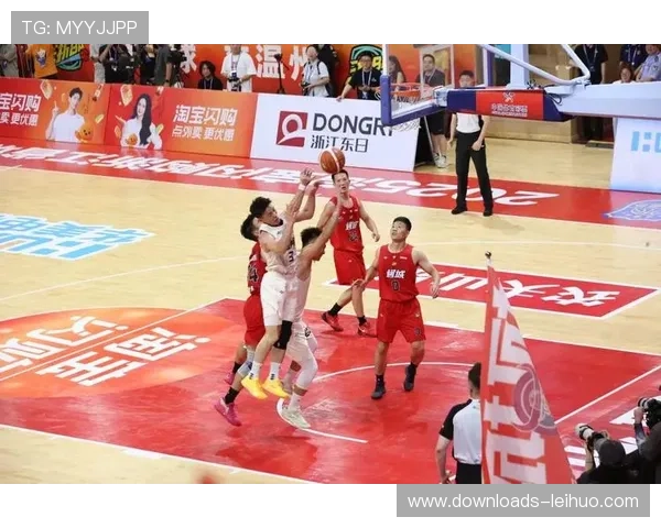 瑞安球员戴子特实战扣篮创温州赛区纪录，主场沸腾